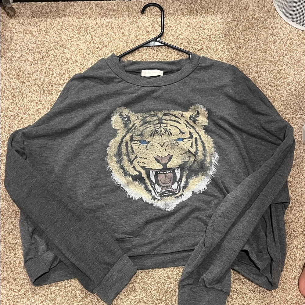 Gray Tiger Graphic Light Long sleeve